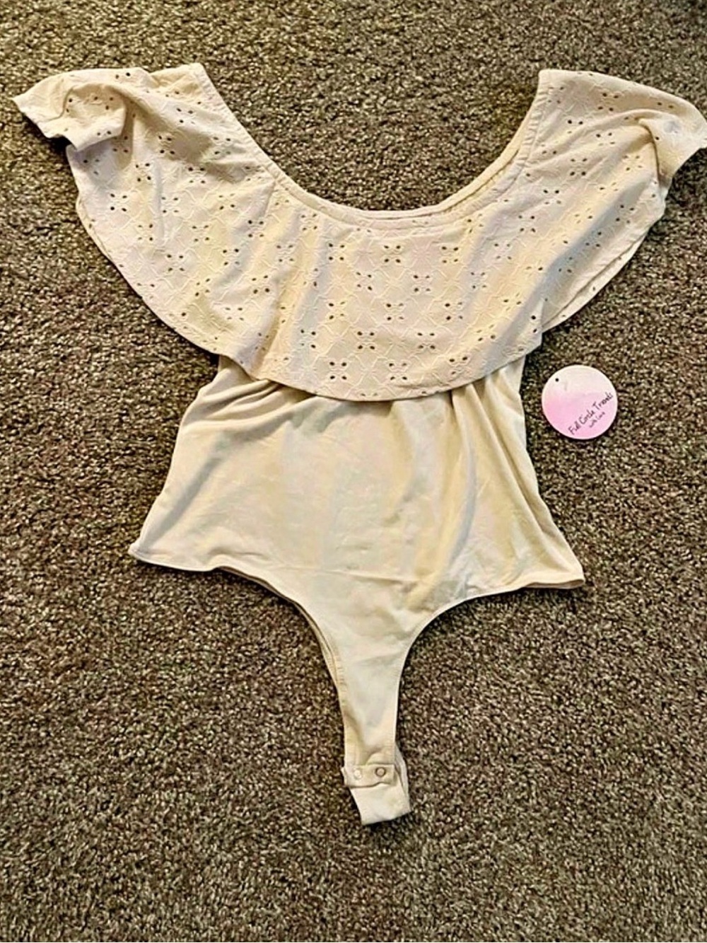✨ Full Circle Trends White Eyelet Off-the-Shoulder Bodysuit | Women’s Large ✨🤍